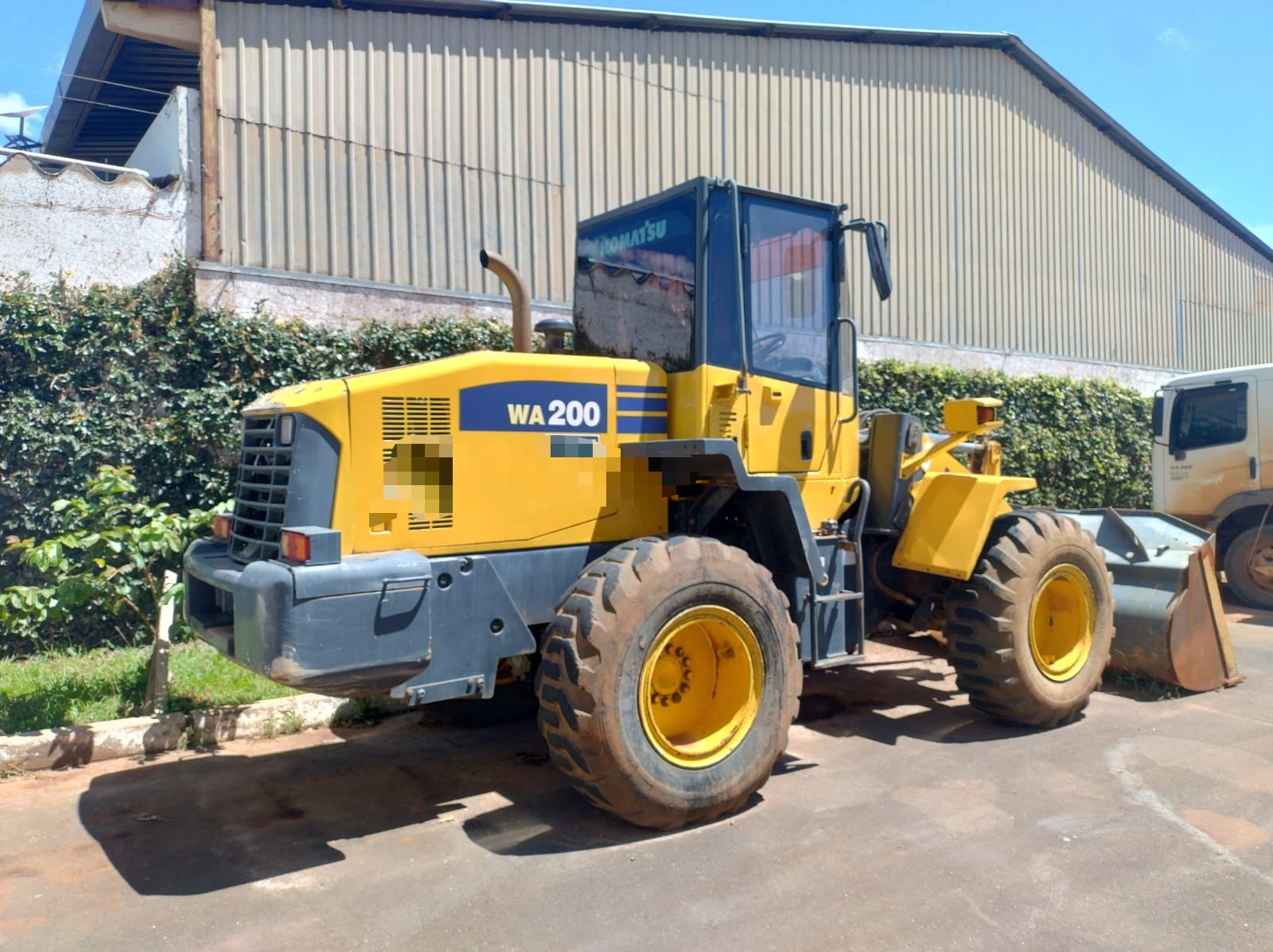 Pá carregadeira marca Komatsu